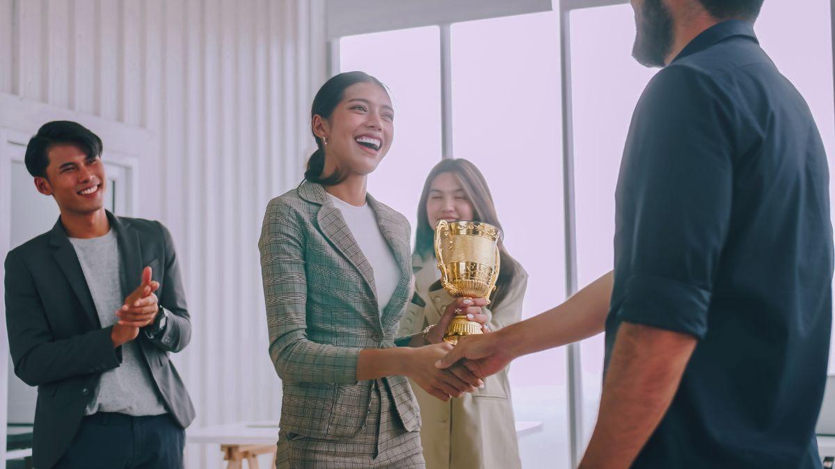 Importance Of Receiving Trophy Plaques In A Workplace